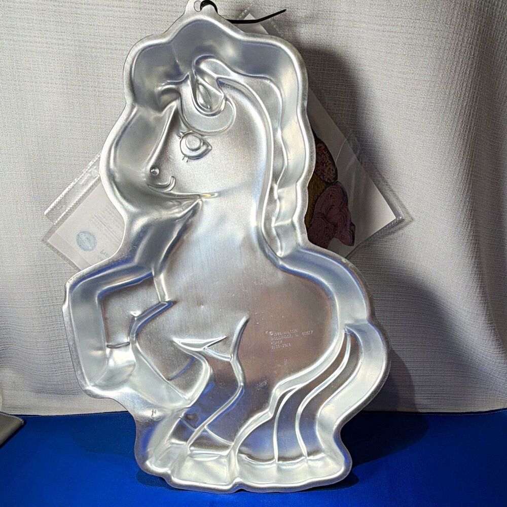 Wilton Precious Pony Aluminum Non-Stick Pony Cake Pan 9in 1.5L 2105-2914